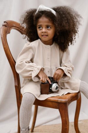 Navy Natural | Knoop jurk - Beige velvet - Afbeelding 3